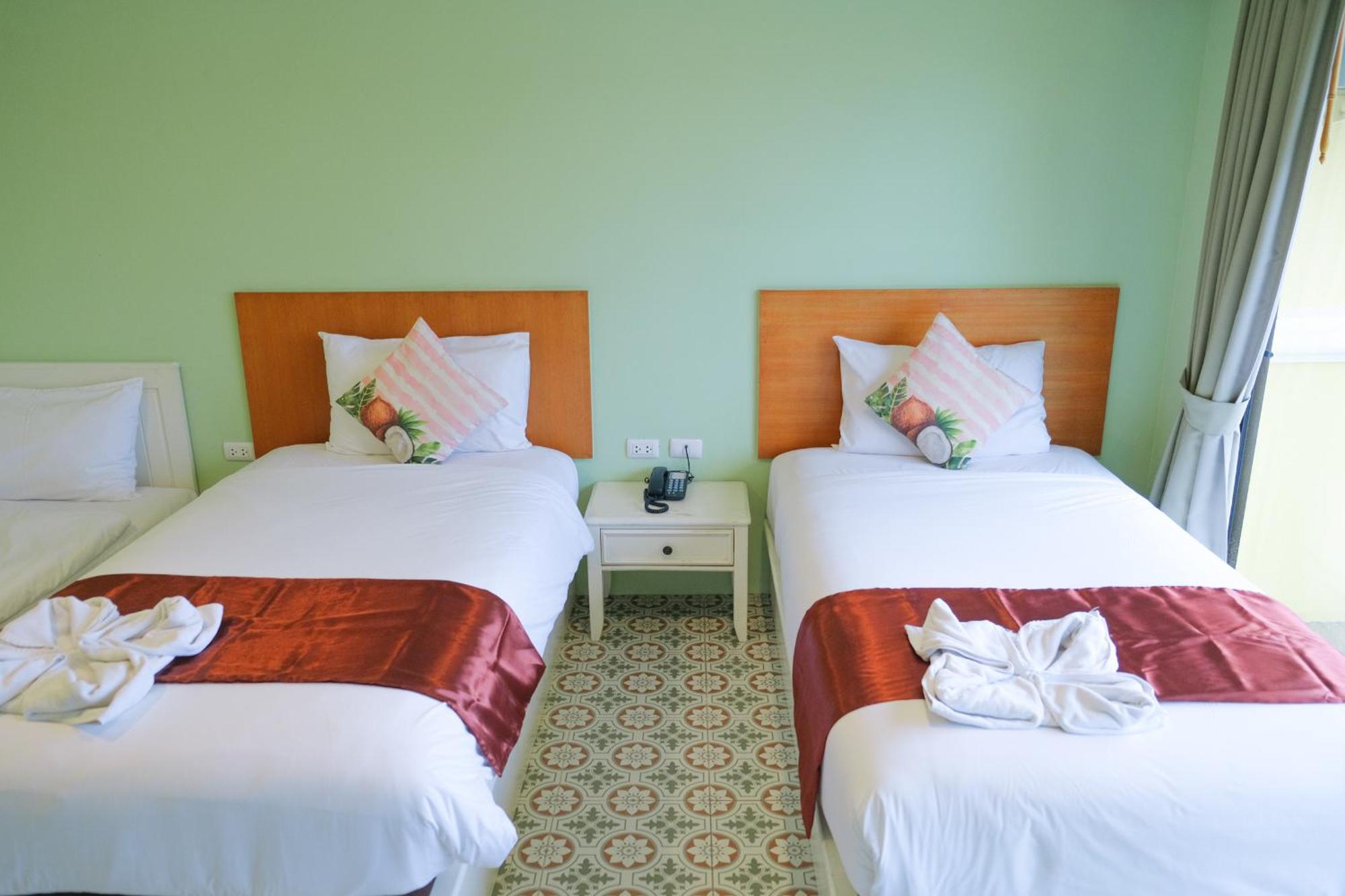 The Pineapple Hotel Krabi town Buitenkant foto