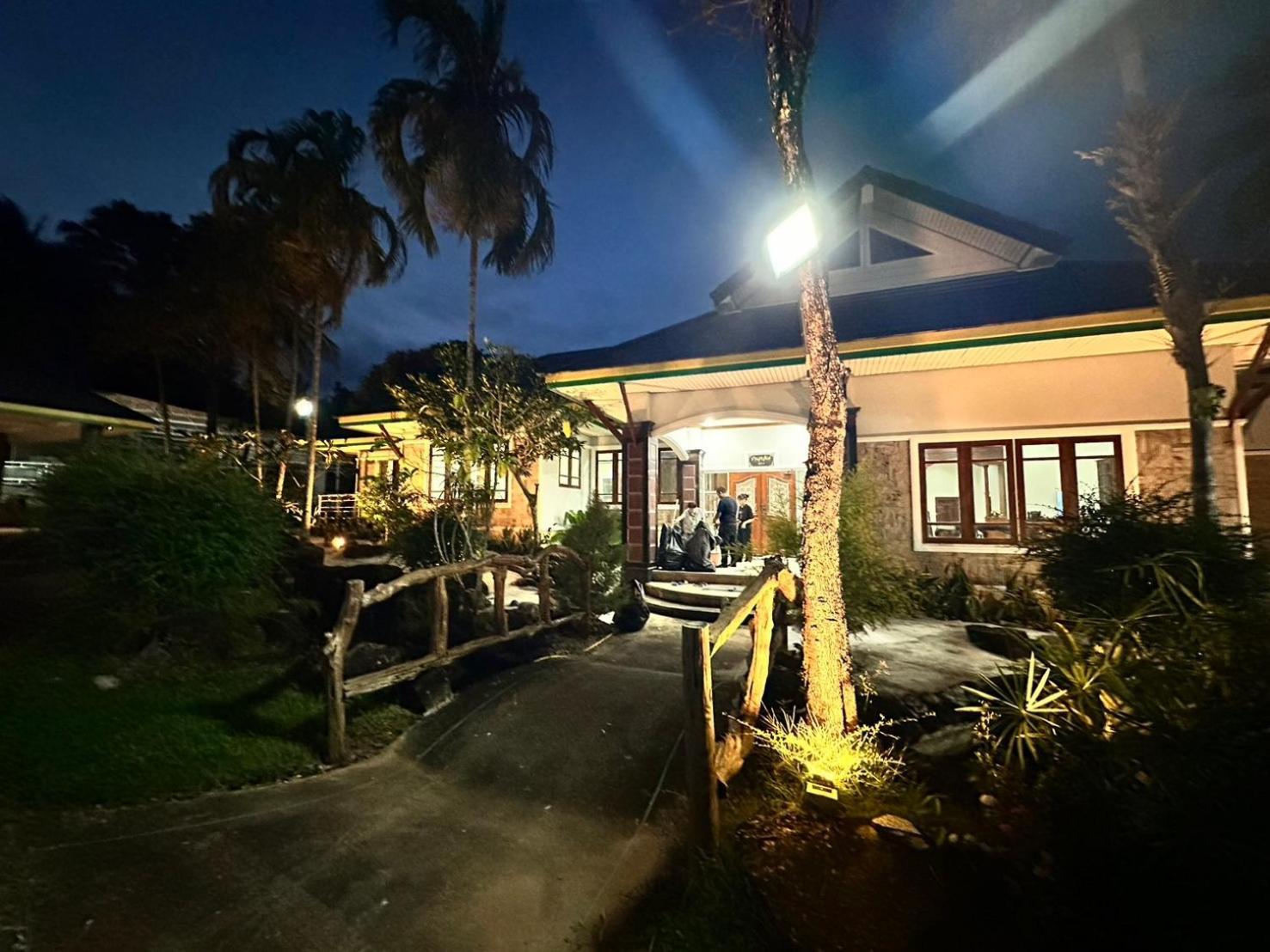 The Pineapple Hotel Krabi town Buitenkant foto
