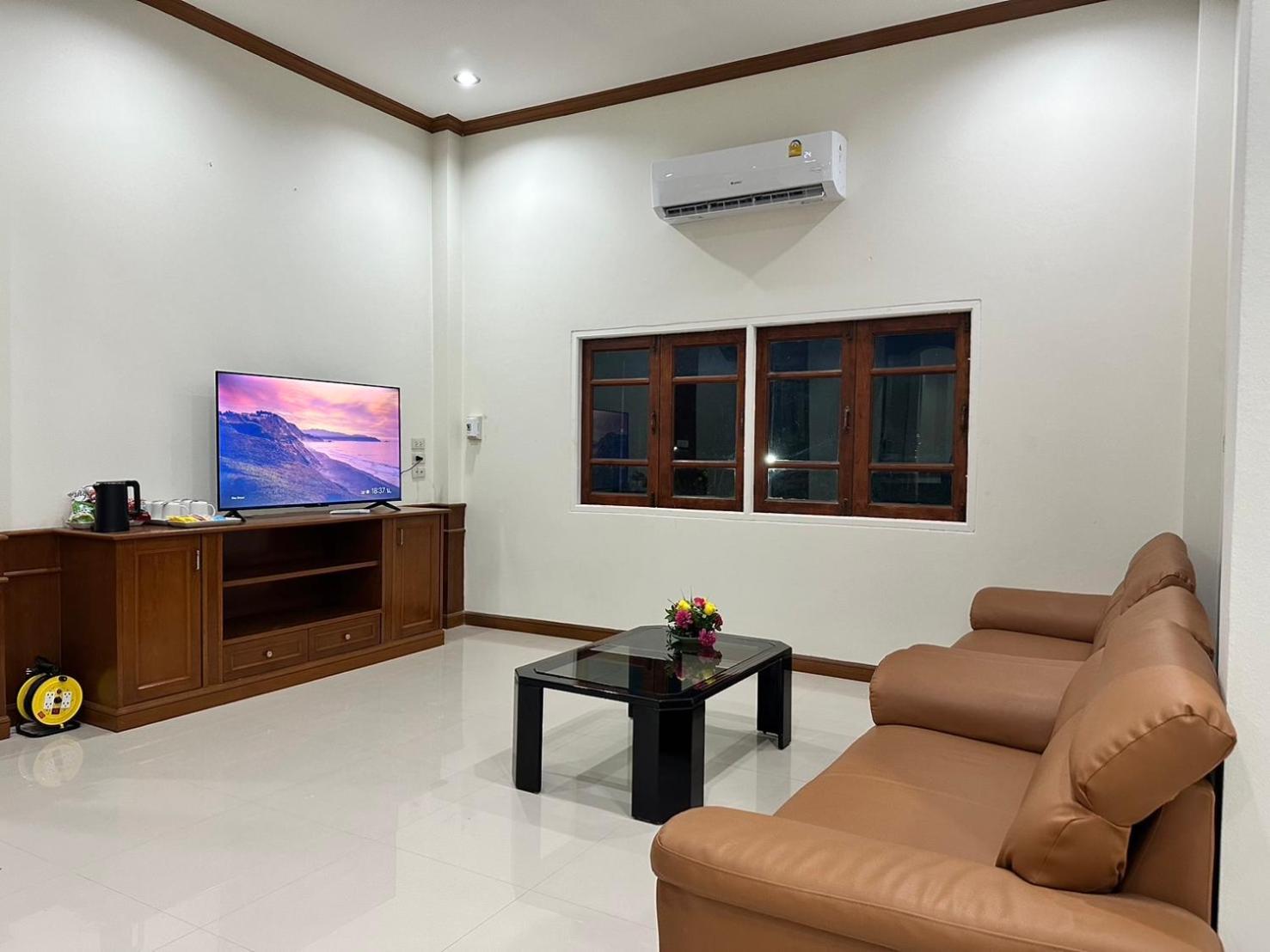 The Pineapple Hotel Krabi town Buitenkant foto
