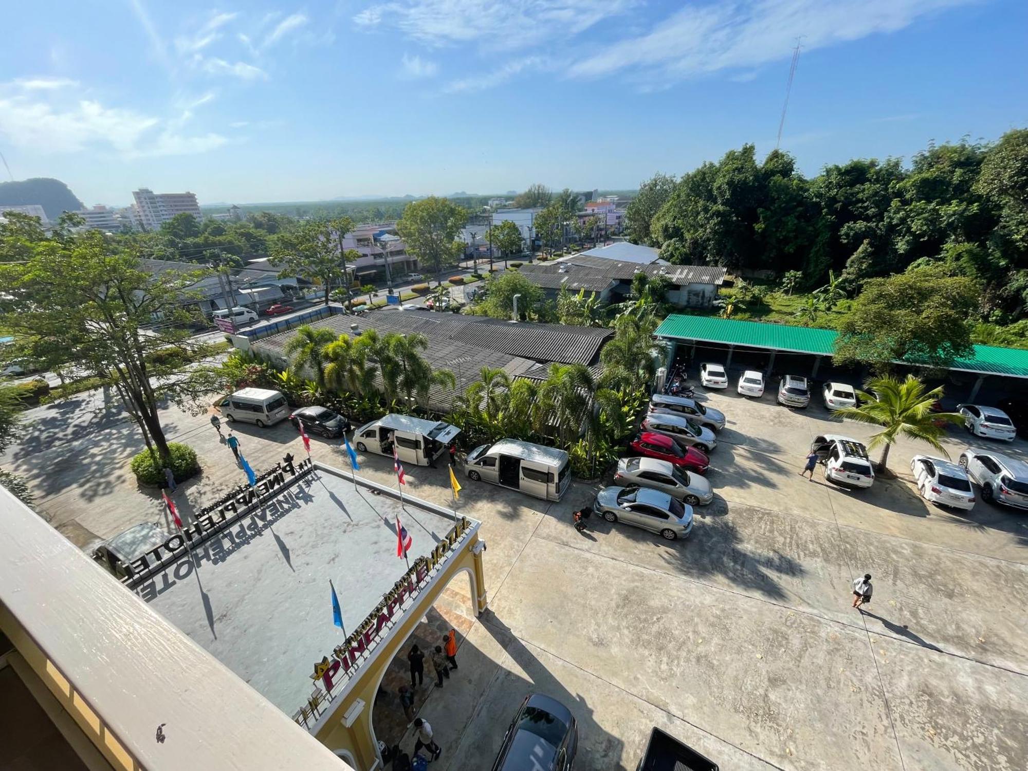 The Pineapple Hotel Krabi town Buitenkant foto